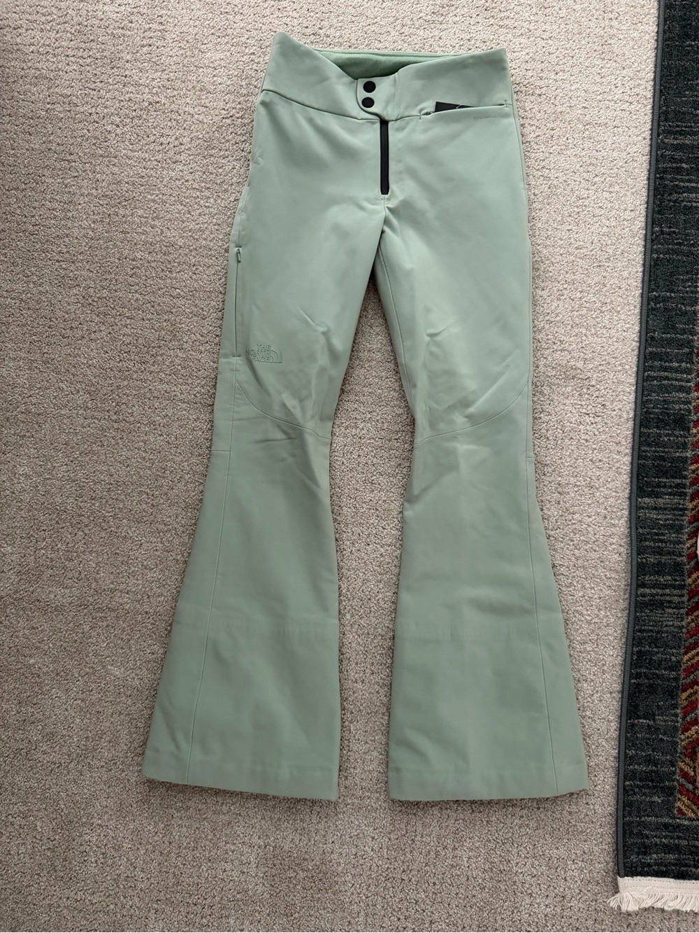 The North Face Women's Sage Green Snoga Ski Pants
